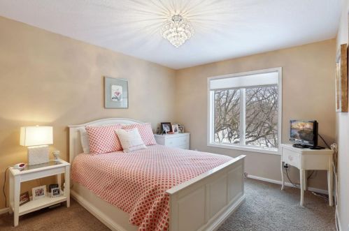 1704 Brant Cir, Saint Paul MN  55122-2290 exterior