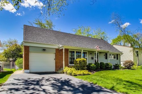 661 Maple Dr, Buffalo Grove, IL 60089-2018