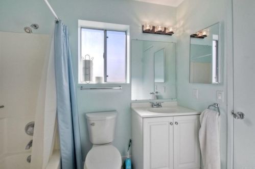 3547 Mira Pacific Dr, Oceanside CA  92056-3933 exterior