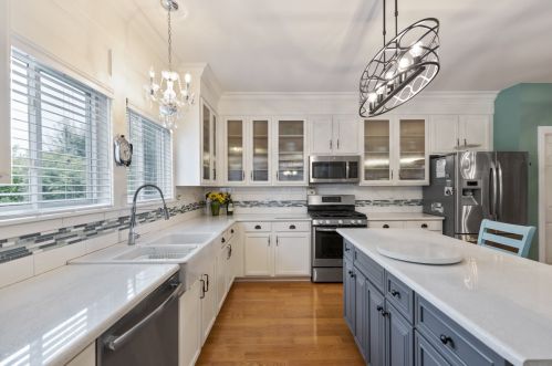 249 Johnson St, Pingree Grove, IL 60140-4010