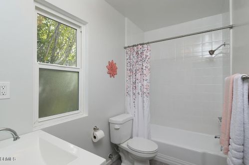 3920 El Caminito, Glendale CA 91214-1027 exterior