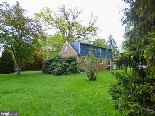 2390 Grandview Rd, York PA  17403-5109 exterior