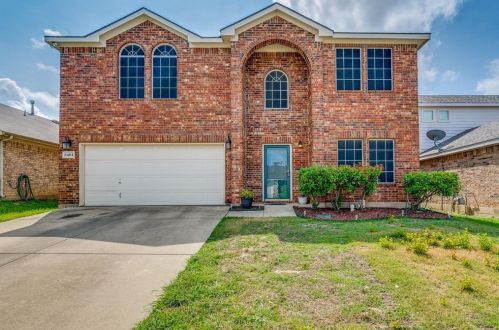 8404 Prairie Fire Dr, Fort Worth, TX 76131-5338