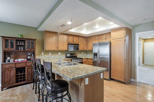 865 Links Vw Dr, Simi Valley CA 93065-6661 exterior