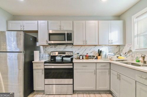 1408 Lyle Ave, Atlanta GA  30344-3342 exterior