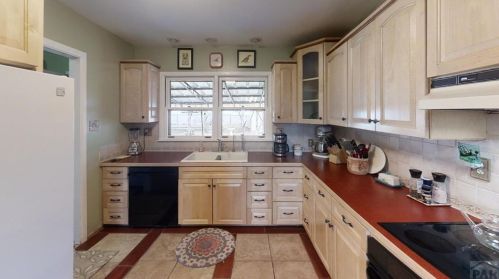 1630 Saratoga Rd, Pueblo, CO 81001-2013