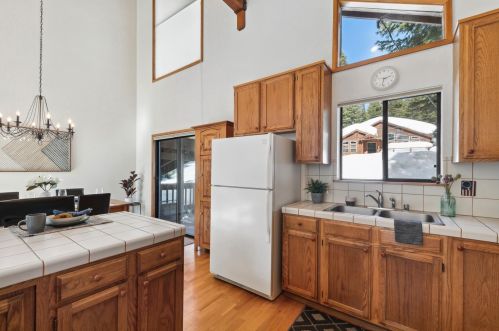 11400 Sitzmark Way, Truckee CA  96161-6129 exterior