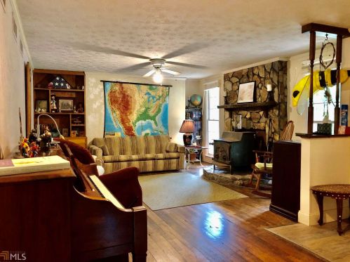 37 Terry Dee Ln, Colbert, GA 30628-1525
