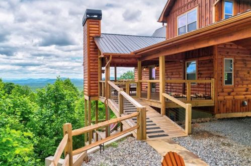 490 Arrowhead Dr, Mineral Bluff, GA 30559-0072