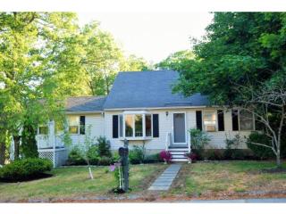 2 Partridge Ln, Dover, NH 03820-4406