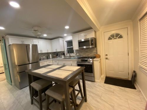 12 Irons Ave, Providence, RI 02919-2710