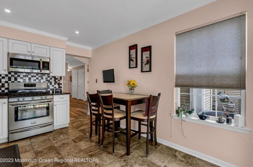 353 Daniele Dr, Tinton Falls NJ 07712-7943 exterior