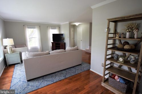 6100 Heron Pond Ct, Springfield VA  22015-3738 exterior