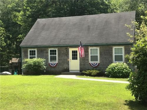 384 Chestnut Hill Rd, Glocester, RI 02814-1936