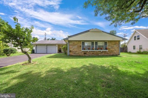 17 Needwood Ln, Willingboro, NJ 08046-1902