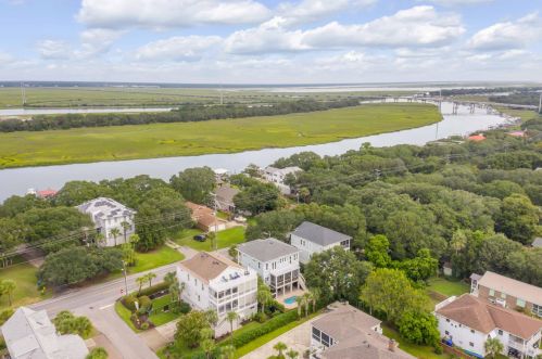 802 Palm Blvd, Isle Of Palms SC  29451-2218 exterior