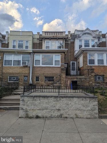 5431 Berks St, Philadelphia, PA 19131-3118