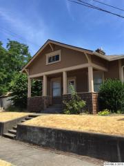 225 Calapooia St, Albany, OR 97321-2249
