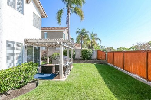 1894 Timber Trl, Vista CA 92081-7326 exterior