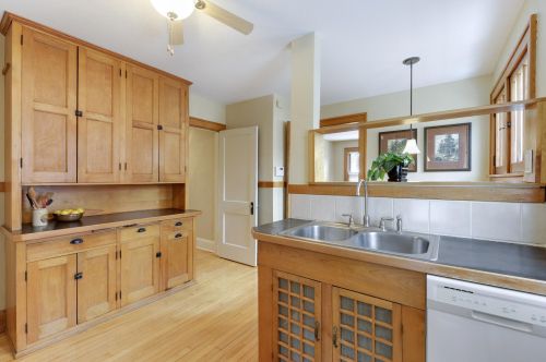 1815 Juliet Ave, Saint Paul MN  55105-2124 exterior