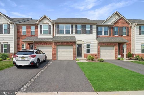 84 Sundance Dr, Trenton NJ  08619-3967 exterior