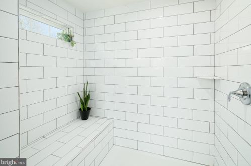 304 Lakeview Ave, Haddonfield NJ 08033-1609 exterior