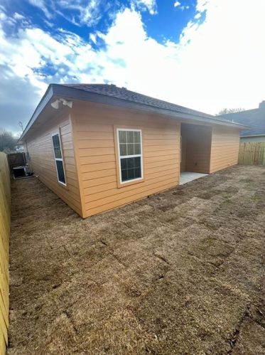 2735 17 St, Fort Worth TX  76106-5009 exterior