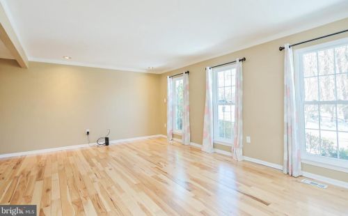 5901 Wood Sorrels Ct, Springfield, VA 22015-2718