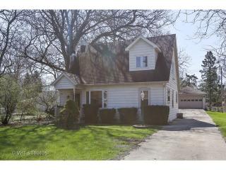 1111 Lacey Ave, Lisle, IL 60532-1365