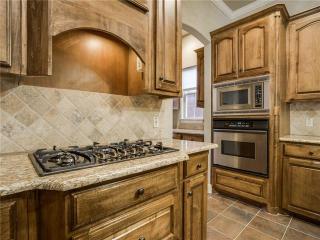 3754 6th St, Fort Worth TX  76107-2061 exterior