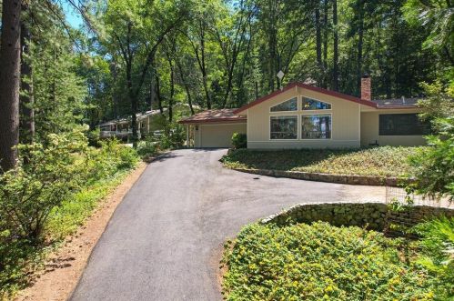 327 Sunnyside Dr, Cape Horn, CA 95713-9423