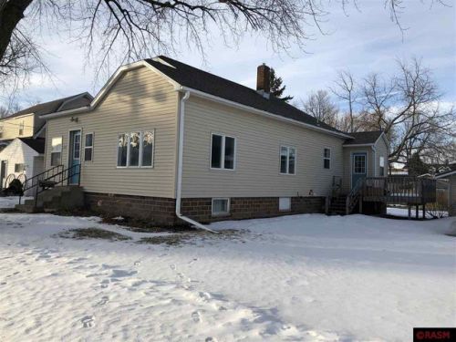 211 Hoosac St, Waterville, MN 56096-1464