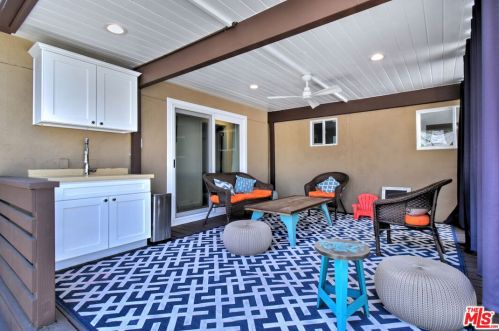 14609 Albers St, Van Nuys CA  91411-3711 exterior