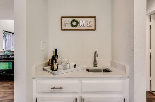 2525 Lk Bnd Ter, Carrollton TX 75006-2130 exterior