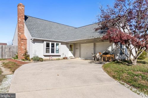 104 Heidi Ln, Auburn, NJ 08085-1527