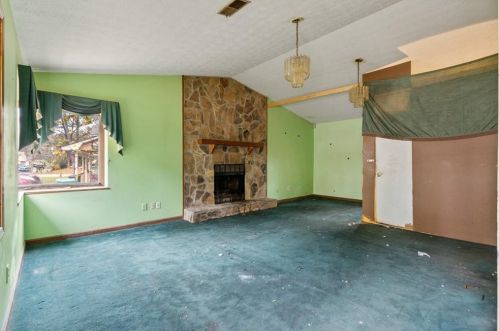 5354 Kemper Pl, Stone Mountain, GA 30088-3215