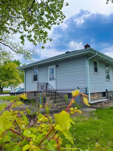 2933 98th St, Hammond IN  46322-3349 exterior