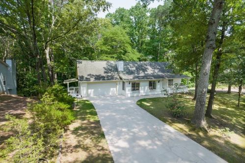 6045 Highview Dr, Mableton, GA 30126-3612