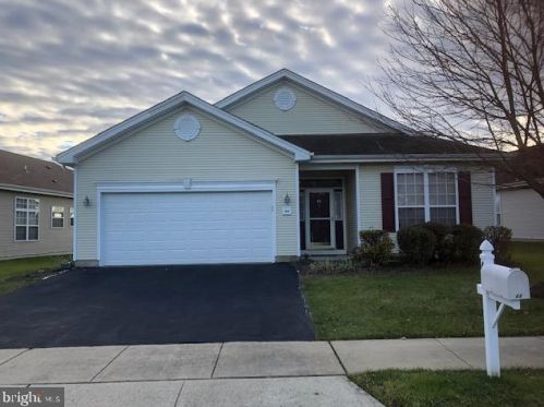 44 Vandevere Ln, Columbus, NJ 08022-2382