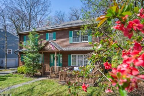 3 Canyon Rd, Parsippany, NJ 07834-2303