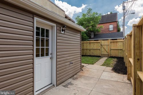 328 Walnut St, Lancaster PA  17602-2404 exterior