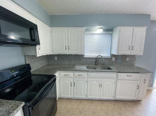 713 Worcester Ln, Garland TX 75040-4186 exterior