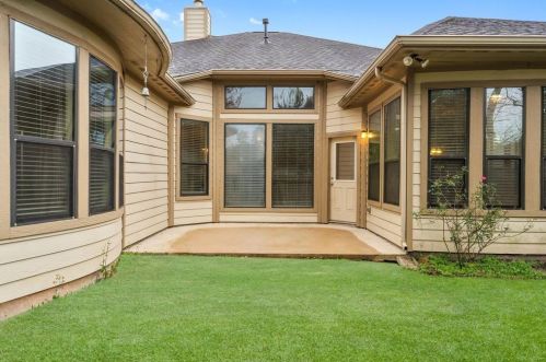 2042 Brodie Ln, Conroe TX  77301-7246 exterior