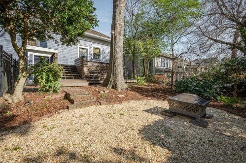 1093 Colquitt Ave, Atlanta GA  30307-1921 exterior