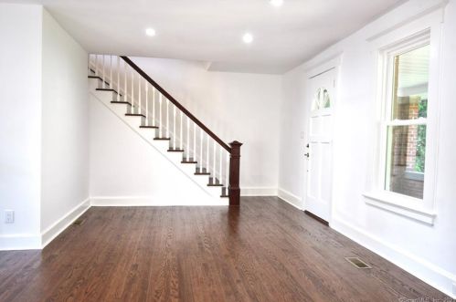149 Lake Ave, Greenwich CT  06830-4508 exterior