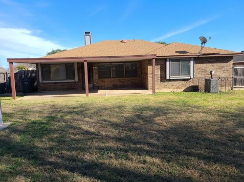 444 Little Fox Ln, Fort Worth, TX 76108-3908