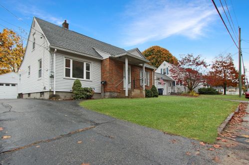 27 Wason Ave, Nashua, NH 03060-4122