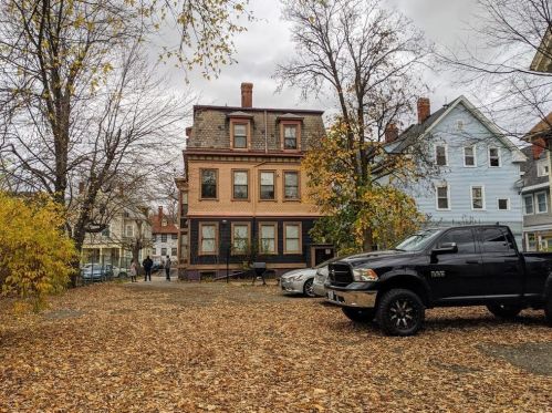 118 Daboll St, Providence, RI 02907-1516