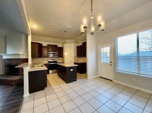 2069 Meadow Park Dr, Princeton TX 75407-2662 exterior