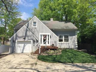 8110 Camargo Rd, Cincinnati, OH 45243-2204